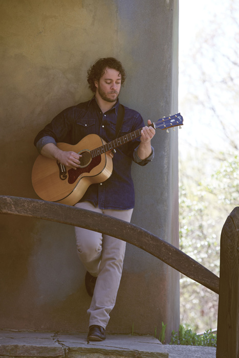 AmosLee6_PhotoCredit_HarperLee